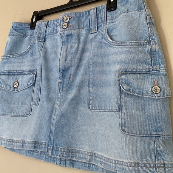 American Eagle, 18 (34W), stretch, low-rise a-line mini skirt - Picture 6 of 9